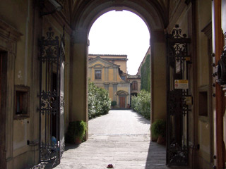 Chiese e Convitto di San Francesco di Sales Girls Boarding School in Firenze