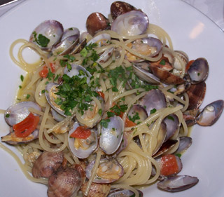 Spaghetti alle Vongole at Carmine in Firenze