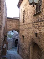 Spello - narrow street