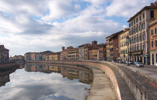 Hotel Victoria on the north bank of the Arno River in Pisa, Italy!